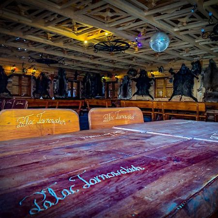Palac Tarnowskich Островец-Свентокшиский Экстерьер фото