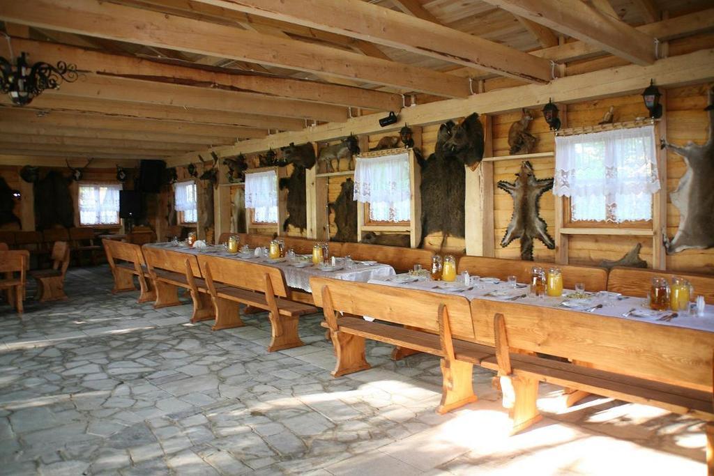 Palac Tarnowskich Островец-Свентокшиский Экстерьер фото