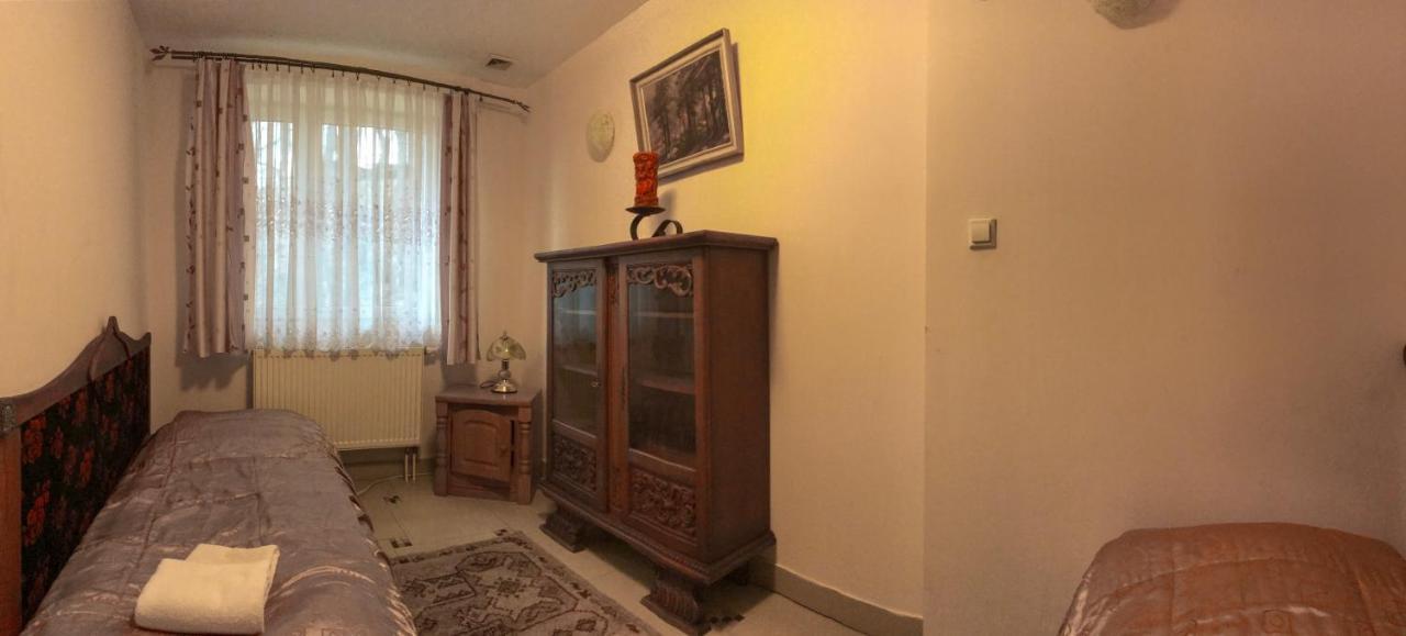 Palac Tarnowskich Островец-Свентокшиский Экстерьер фото