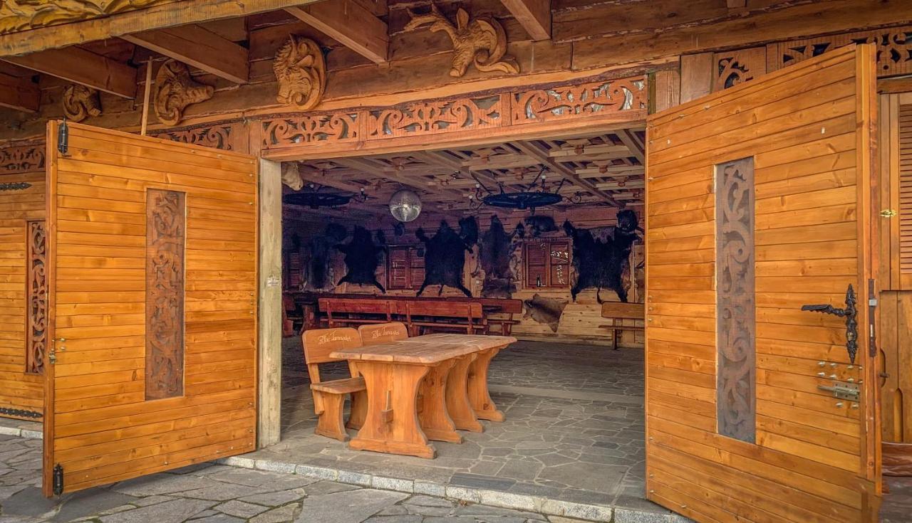 Palac Tarnowskich Островец-Свентокшиский Экстерьер фото